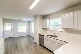 12627 Rio Lindo St, Rosharon, TX 77583 - Photo 8