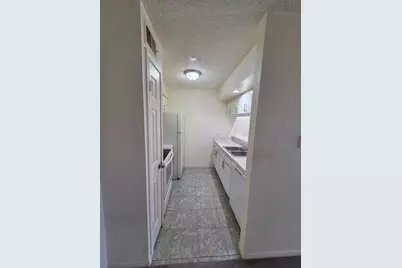 1516 Bay Area Boulevard #B2, Houston, TX 77058 - Photo 14