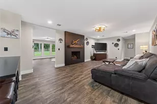 16855 E Maglitto Cir, Tomball, TX 77377 - Photo 4