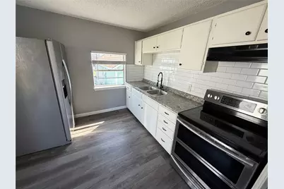 5616 Avenue R Unit 2 #2, Galveston, TX 77551 - Photo 4