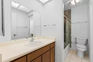 9668 Westview Dr, Houston, TX 77055 - Photo 24