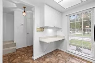 9668 Westview Dr, Houston, TX 77055 - Photo 10