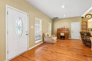 11692 Clark Ln, Conroe, TX 77385 - Photo 2