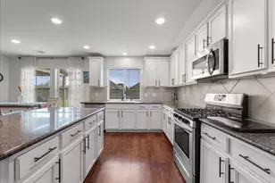 356 Century Oaks Ln, Hitchcock, TX 77568 - Photo 18
