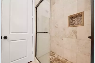 11045 Upland Forest Drive, Houston, TX 77043 - Photo 10