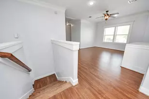 11045 Upland Forest Dr, Houston, TX 77043 - Photo 14