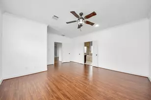 11045 Upland Forest Dr, Houston, TX 77043 - Photo 22