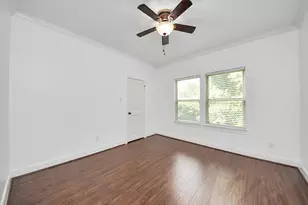 11045 Upland Forest Dr, Houston, TX 77043 - Photo 18