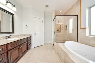 11045 Upland Forest Dr, Houston, TX 77043 - Photo 20