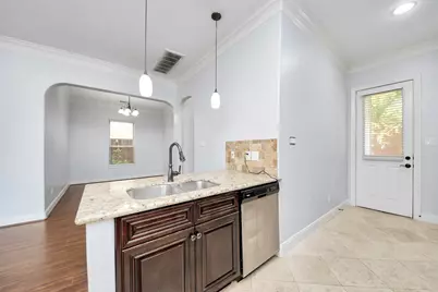 11045 Upland Forest Drive, Houston, TX 77043 - Photo 8