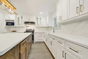 6737 Wildwood Way, Houston, TX 77023 - Photo 8