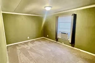 625 Golden Bend Dr, Highlands, TX 77562 - Photo 8