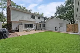 3030 Broadmoor Dr, Sugar Land, TX 77478 - Photo 10