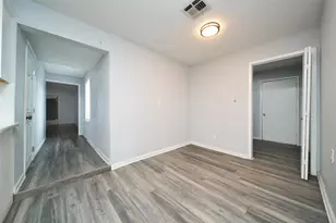 8718 Pattibob St, Houston, TX 77029 - Photo 6