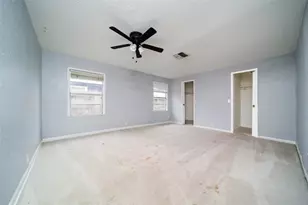 8718 Pattibob St, Houston, TX 77029 - Photo 12