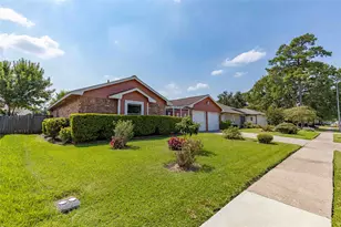 13410 S Thorntree Dr, Houston, TX 77015 - Photo 2