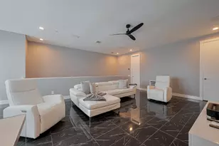 5919 E Post Oak Ln, Houston, TX 77055 - Photo 20