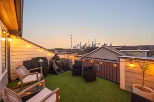 2110 Shearn St, Houston, TX 77007 - Photo 2