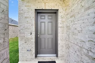 2107 Spring Hollow Dr, Baytown, TX 77521 - Photo 4
