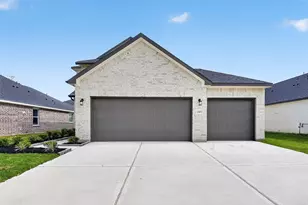 2107 Spring Hollow Dr, Baytown, TX 77521 - Photo 2