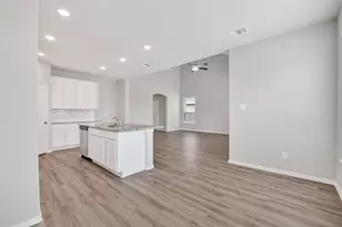 2107 Spring Hollow Dr, Baytown, TX 77521 - Photo 12