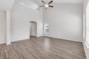 2107 Spring Hollow Dr, Baytown, TX 77521 - Photo 10