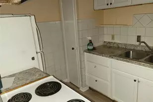 10211 Sugar Branch Dr, Houston, TX 77036 - Photo 6