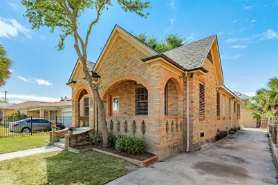 2215 Avenue O 1/2, Galveston, TX 77550 - Photo 4