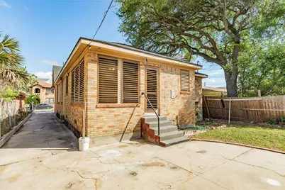 2215 Avenue O 1/2, Galveston, TX 77550 - Photo 30