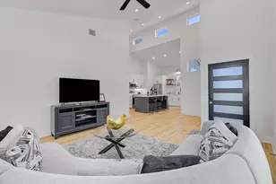 2614 Noble St, Houston, TX 77026 - Photo 8