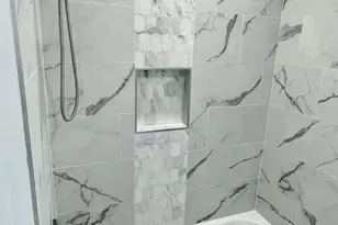 12122 Chimney Rock Rd, Houston, TX 77035 - Photo 20