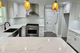 12122 Chimney Rock Rd, Houston, TX 77035 - Photo 10