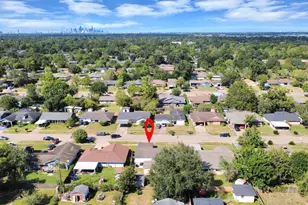 5846 Hirondel St, Houston, TX 77033 - Photo 42