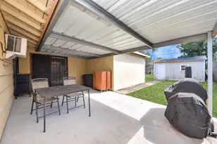 5846 Hirondel St, Houston, TX 77033 - Photo 34
