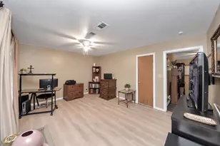 5846 Hirondel St, Houston, TX 77033 - Photo 28