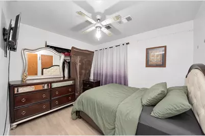 5846 Hirondel Street, Houston, TX 77033 - Photo 24