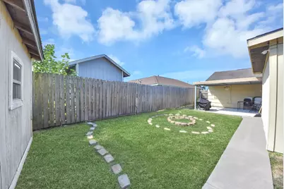 5846 Hirondel Street, Houston, TX 77033 - Photo 44