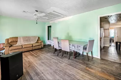 5810 Southgood Street, Houston, TX 77033 - Photo 10