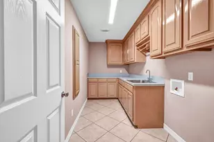 105 Indian Paintbrush, Lake Jackson, TX 77566 - Photo 30