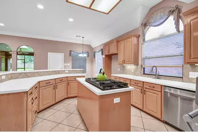 105 Indian Paintbrush, Lake Jackson, TX 77566 - Photo 20