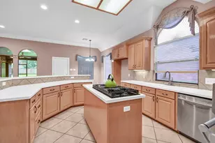 105 Indian Paintbrush, Lake Jackson, TX 77566 - Photo 20