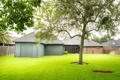 105 Indian Paintbrush, Lake Jackson, TX 77566 - Photo 40