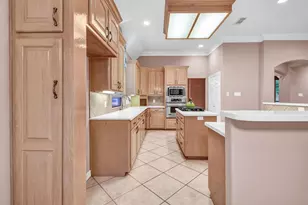 105 Indian Paintbrush, Lake Jackson, TX 77566 - Photo 14