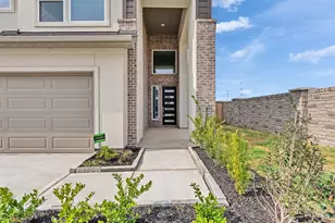 22103 Strathfield Cir, Cypress, TX 77433 - Photo 2