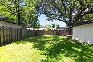 5675 Sylmar Rd, Houston, TX 77081 - Photo 34