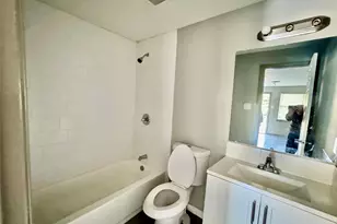 5842 Southville St, Houston, TX 77033 - Photo 8