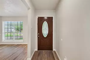 16314 Edgemont Dr, Houston, TX 77053 - Photo 2