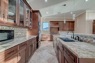 2011 Crescent Dr, La Porte, TX 77571 - Photo 14