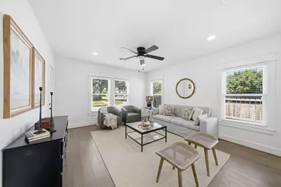 1139 W Gardner Street, Houston, TX 77009 - Photo 6