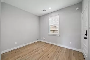 1544 W 23rd St, Houston, TX 77008 - Photo 14